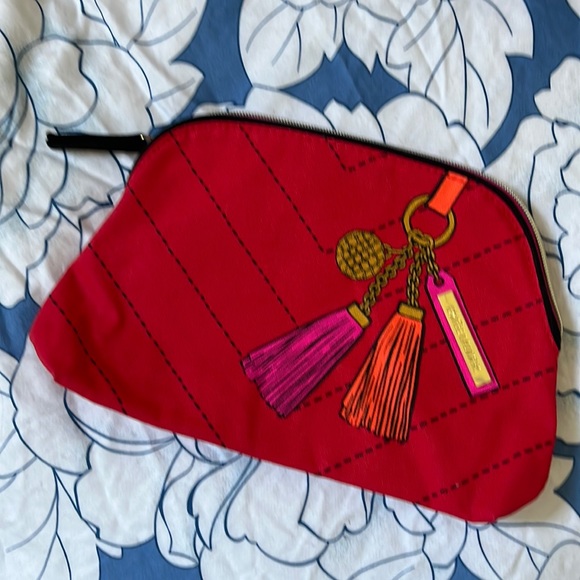 Estee Lauder Handbags - NWOT Estee Lauder Cosmetics Bag